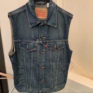 Levi’s men’s vest